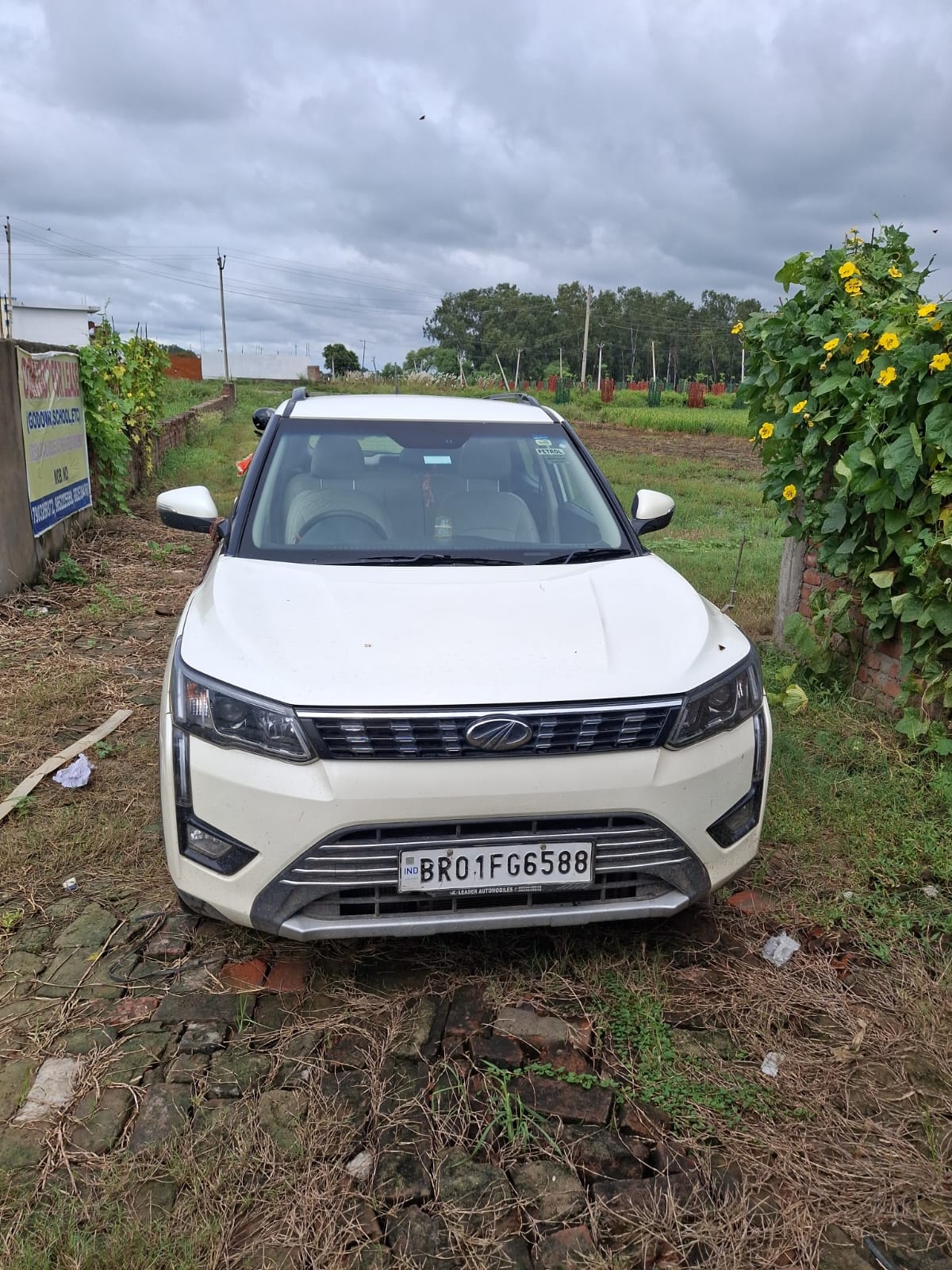 Used 2021 Mahindra XUV300 Used 2021 Mahindra XUV300