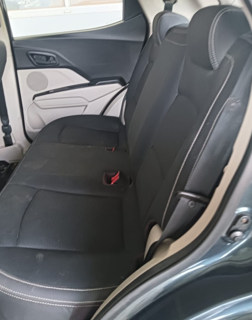 Used 2021 Mahindra XUV300 Used 2021 Mahindra XUV300