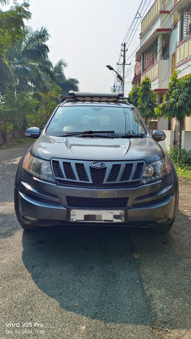 View Mahindra XUV500 Image 1 Used Mahindra XUV500 Image 1