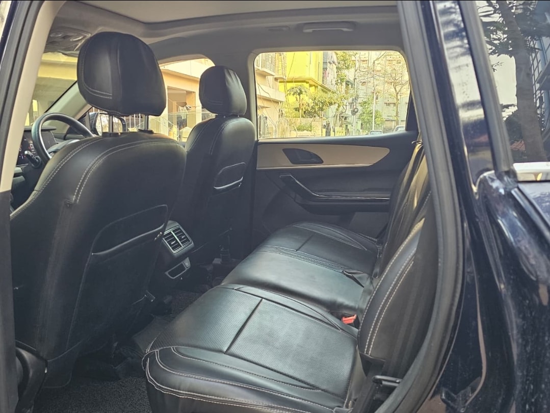 Used 2022 Mahindra XUV700 Used 2022 Mahindra XUV700