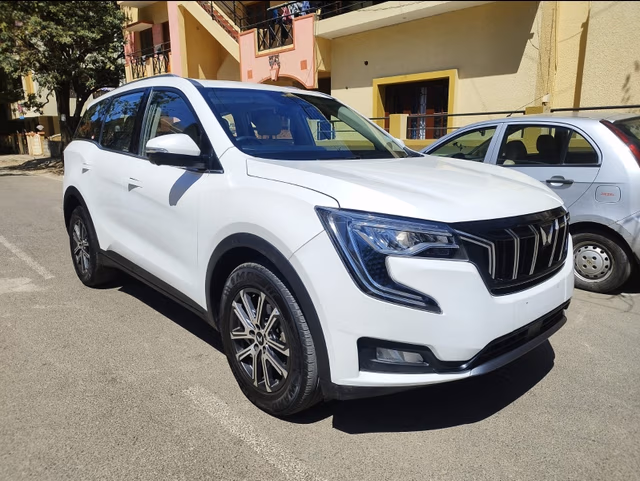 View Mahindra XUV700 Image 1 Used Mahindra XUV700 Image 1