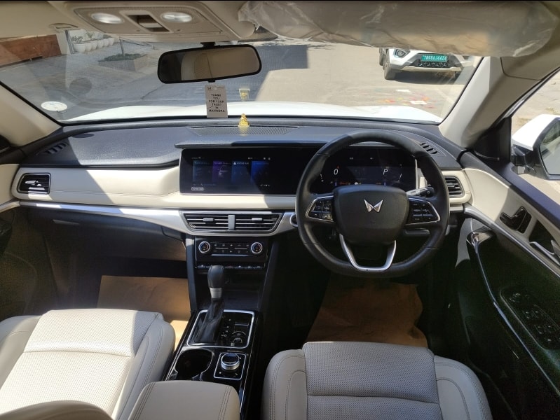 Used 2025 Mahindra XUV700 Used 2025 Mahindra XUV700