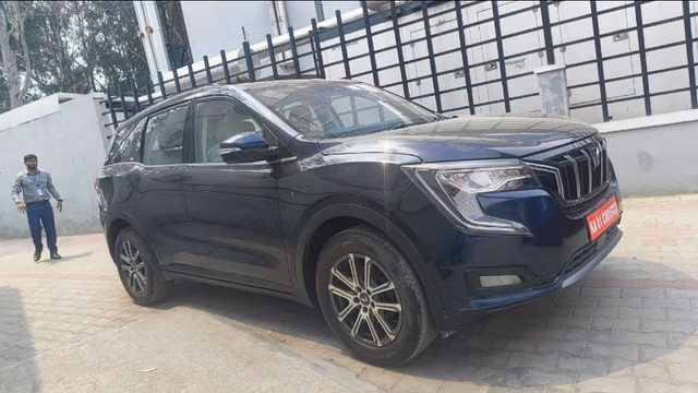 View Mahindra XUV700 Image 3 Used Mahindra XUV700 Image 3