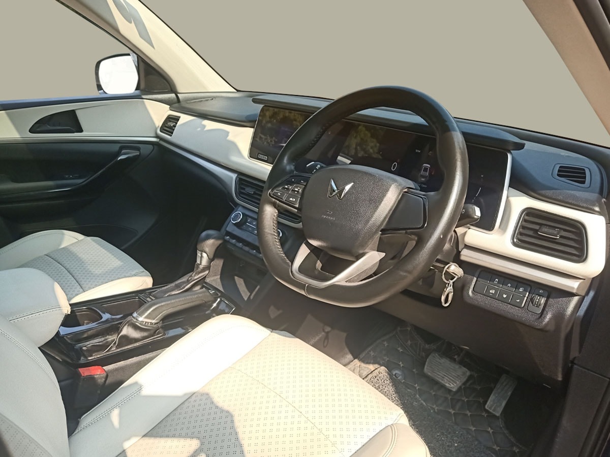 Used 2022 Mahindra XUV700 Used 2022 Mahindra XUV700