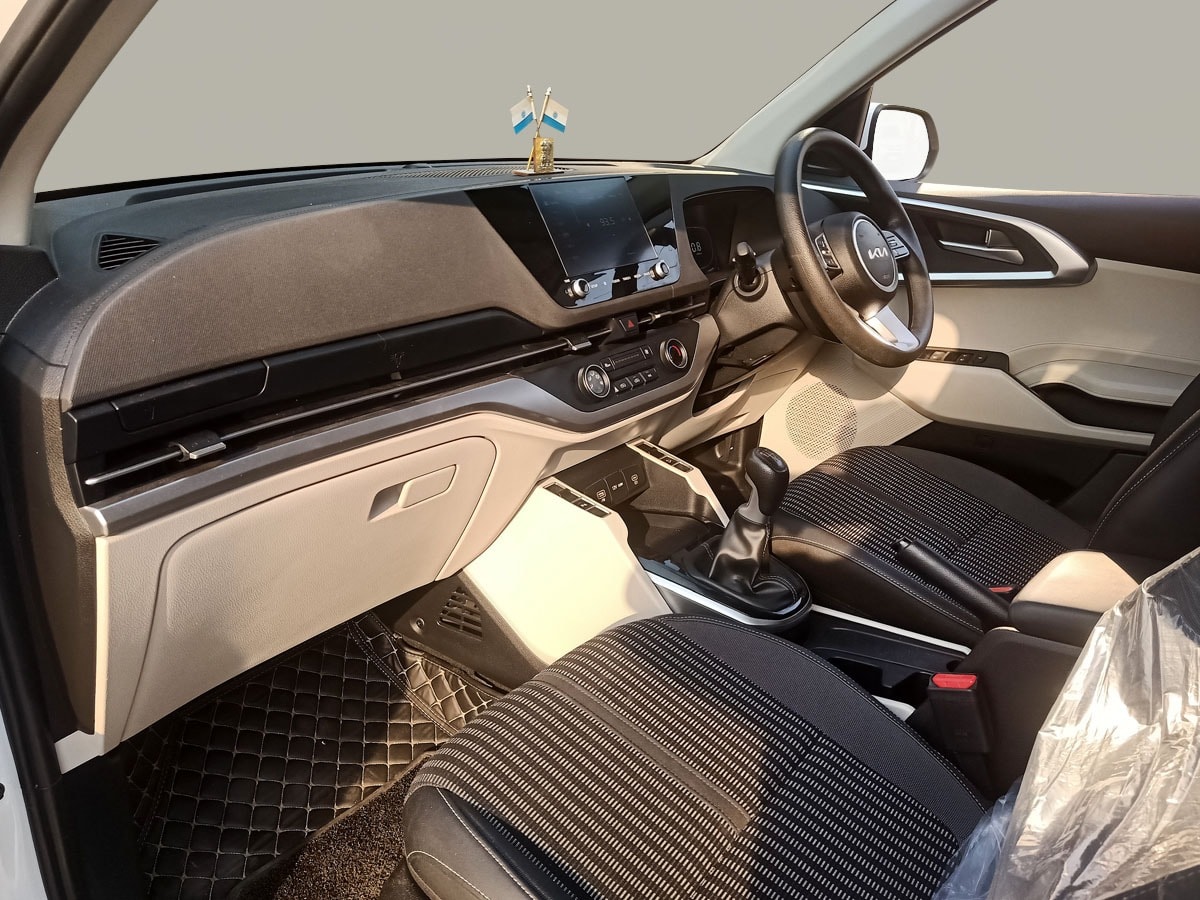 Used 2024 Kia Carens Used 2024 Kia Carens