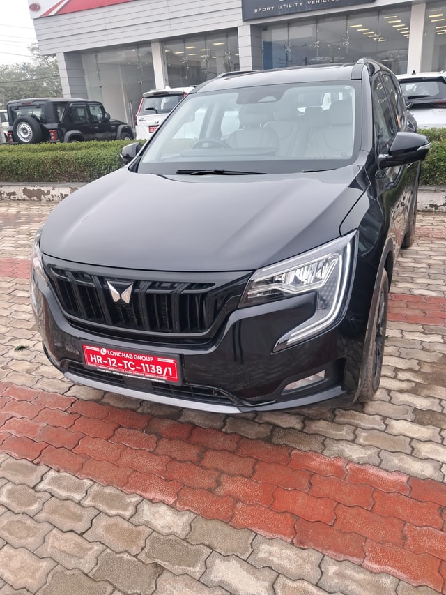 View Mahindra XUV700 Image 1 Used Mahindra XUV700 Image 1