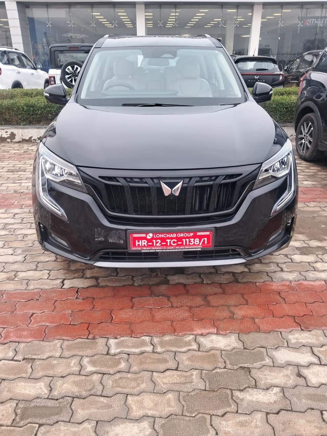 View Mahindra XUV700 Image 2 Used Mahindra XUV700 Image 2
