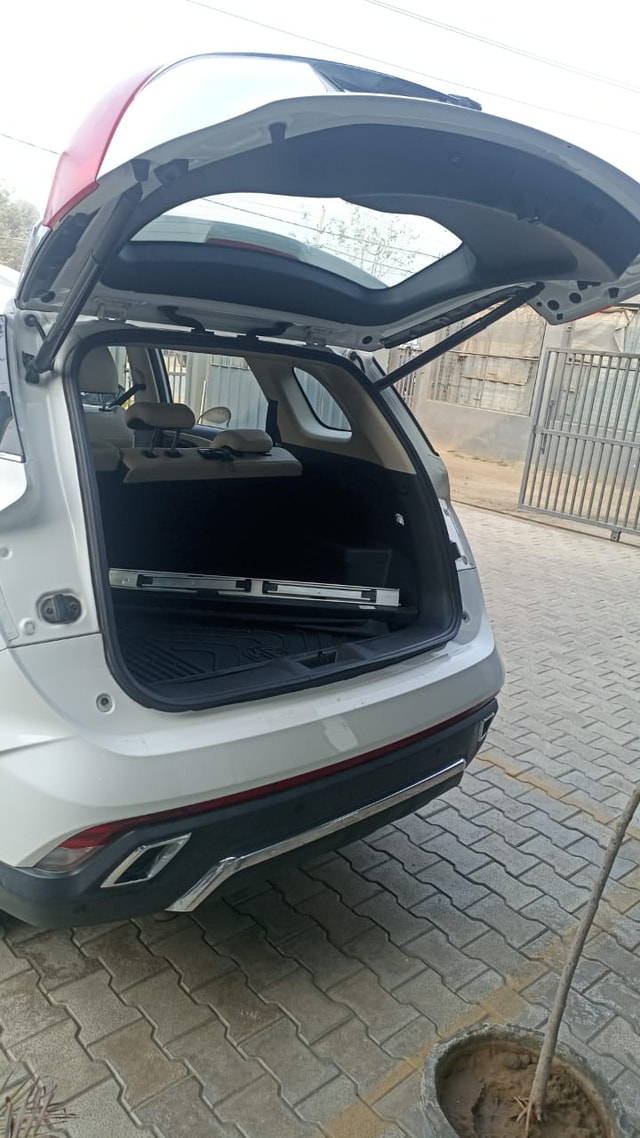 View MG Hector Image 10 Used MG Hector Image 10