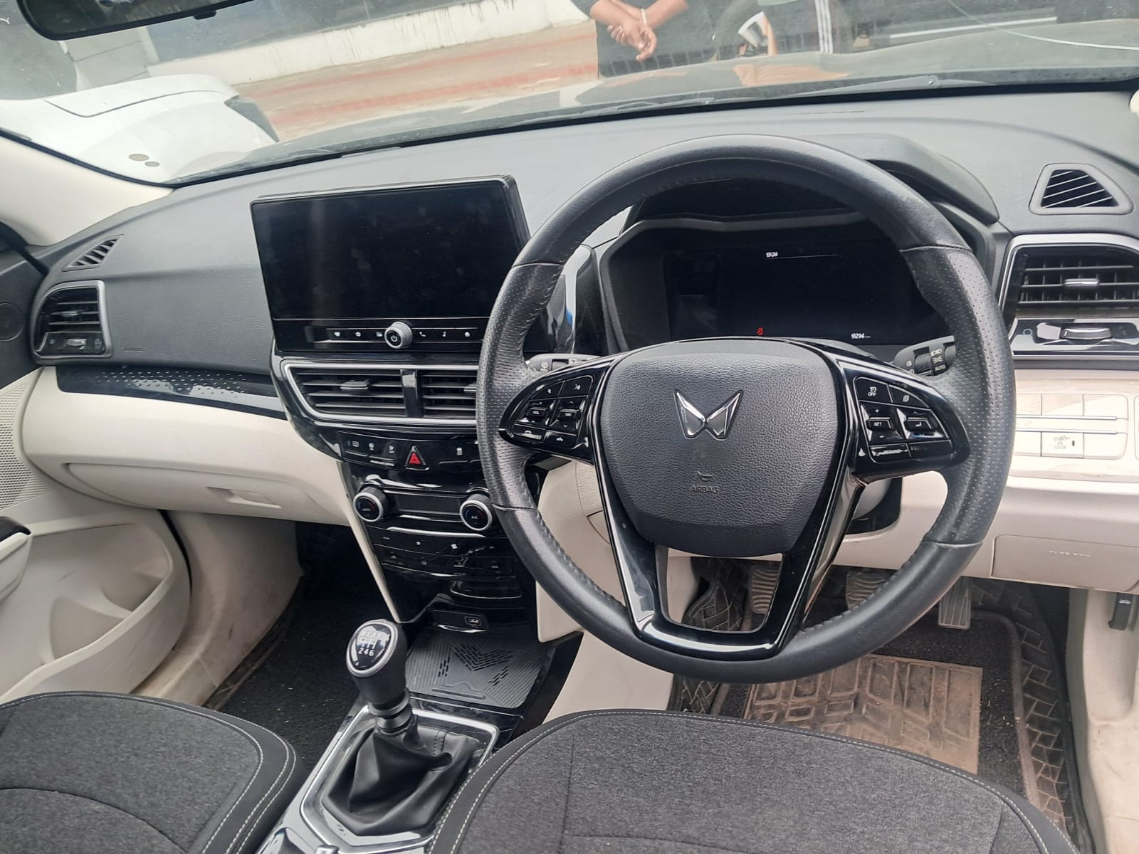 Used 2024 Mahindra XUV 3XO Used 2024 Mahindra XUV 3XO