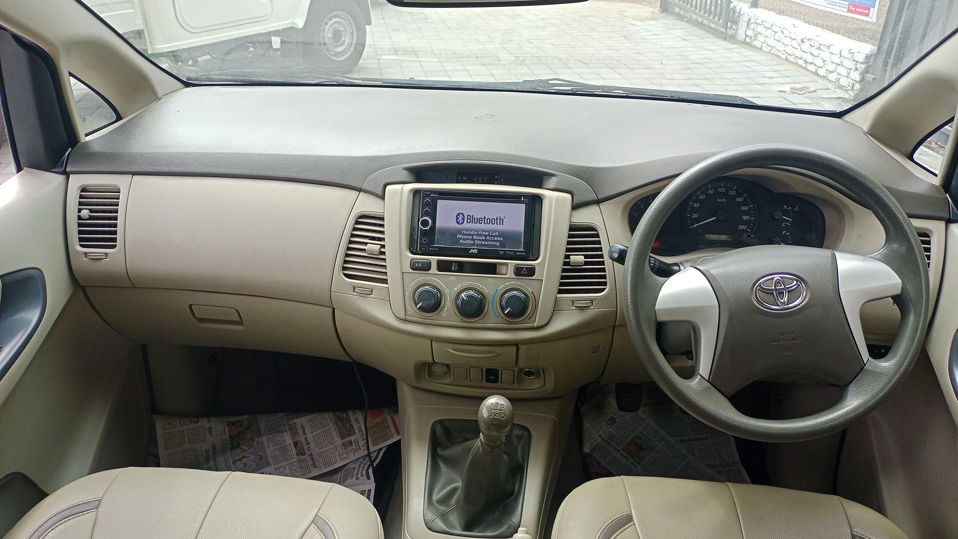 Innova image 14 Innova image 14