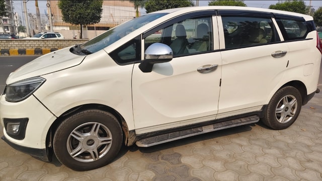View Mahindra Marazzo Image 4 Used Mahindra Marazzo Image 4