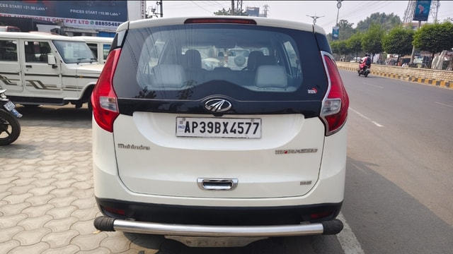 View Mahindra Marazzo Image 3 Used Mahindra Marazzo Image 3