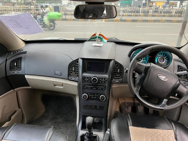 View Mahindra XUV500 Image 12 Used Mahindra XUV500 Image 12