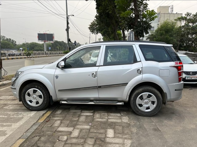 View Mahindra XUV500 Image 4 Used Mahindra XUV500 Image 4