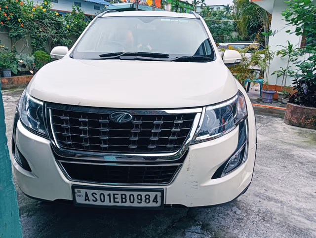 View Mahindra XUV500 Image 2 Used Mahindra XUV500 Image 2