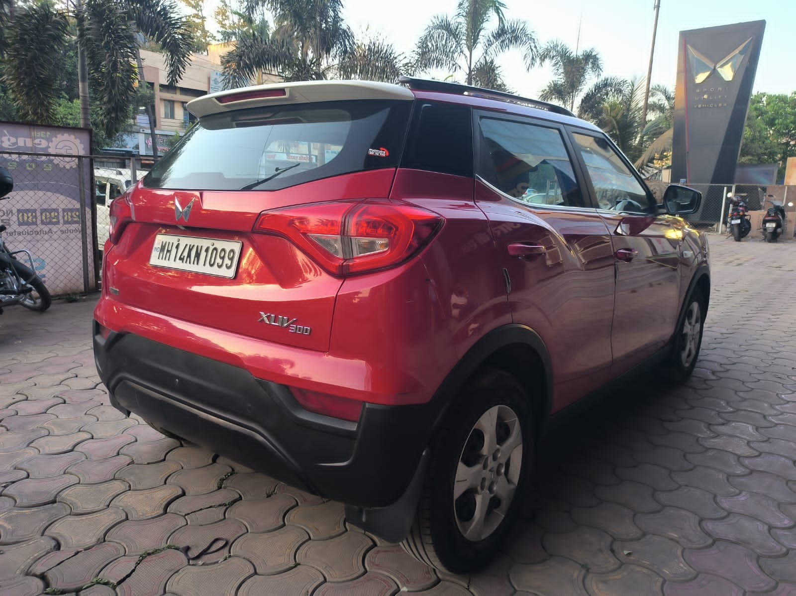 Used 2023 Mahindra XUV300 Used 2023 Mahindra XUV300