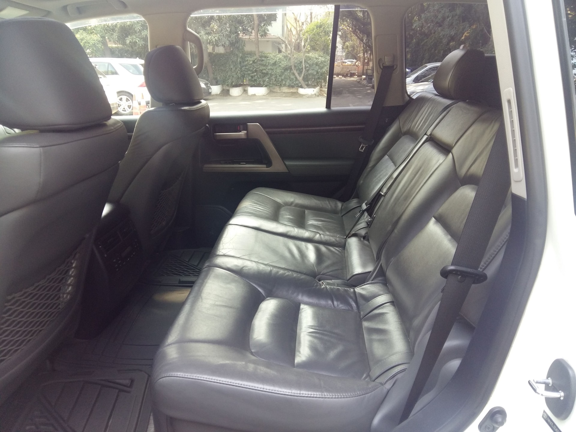 Land Cruiser image 2 Land Cruiser image 2