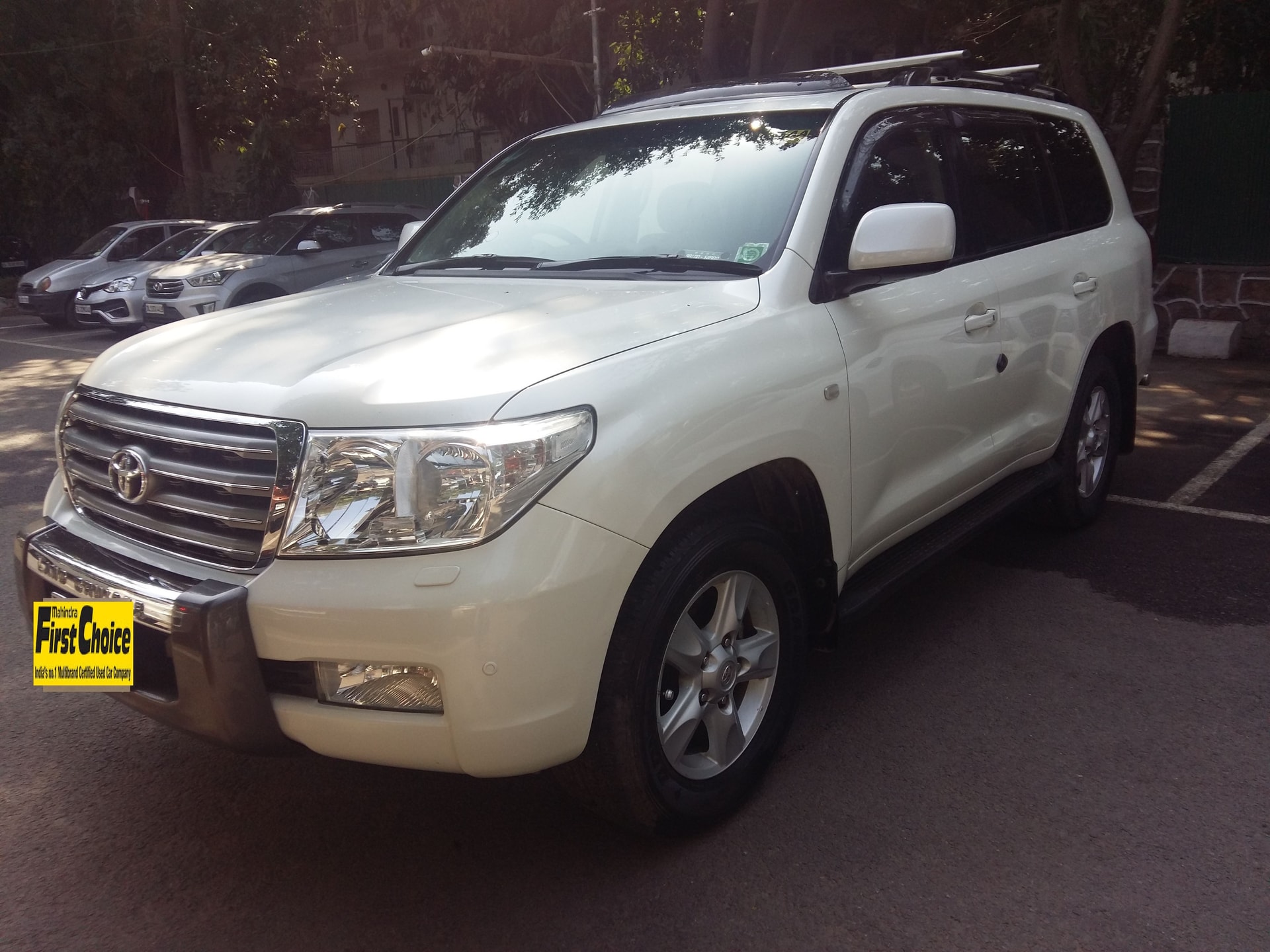 Land Cruiser image 1 Land Cruiser image 1