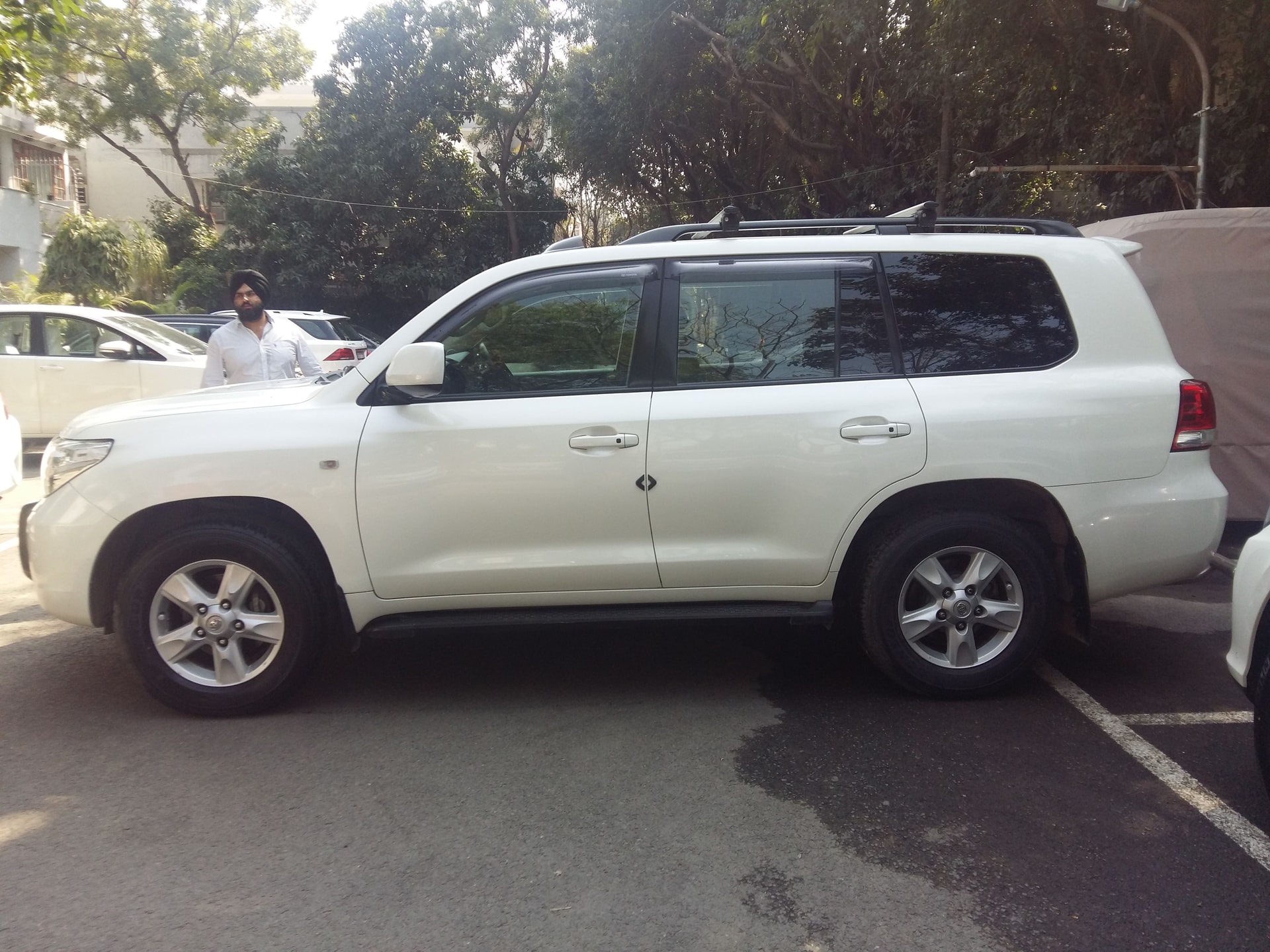 Land Cruiser image 8 Land Cruiser image 8