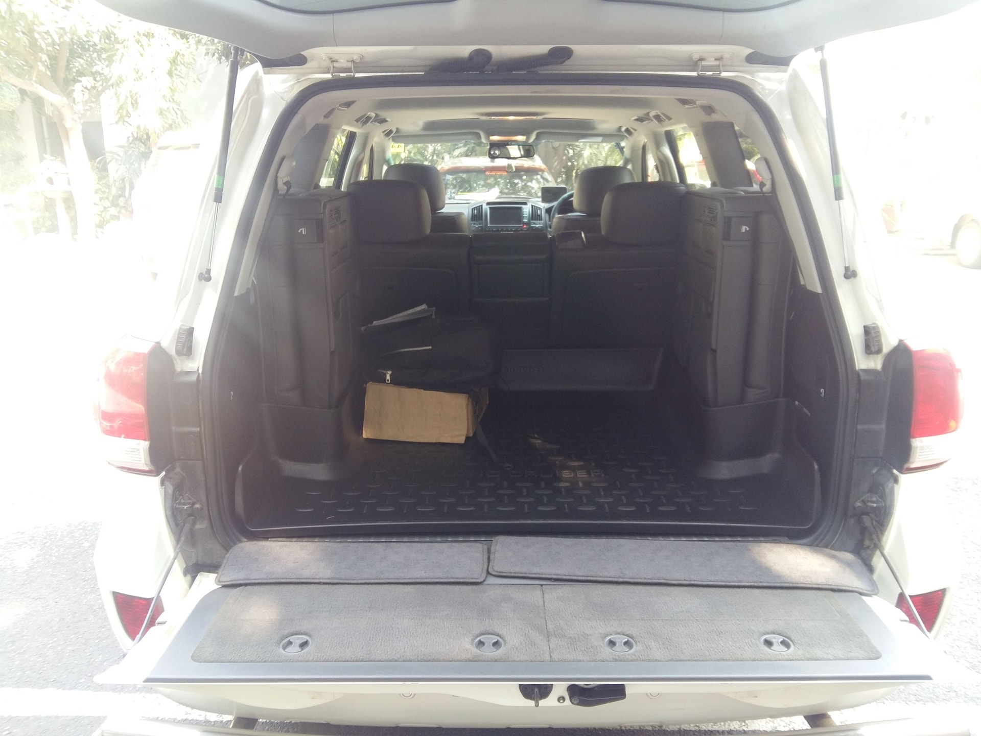 Land Cruiser image 14 Land Cruiser image 14