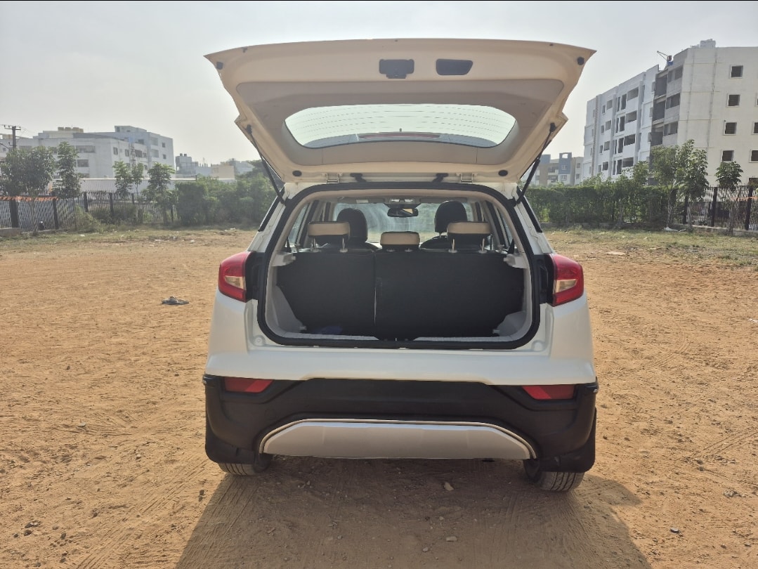 Used 2022 Mahindra XUV300 Used 2022 Mahindra XUV300