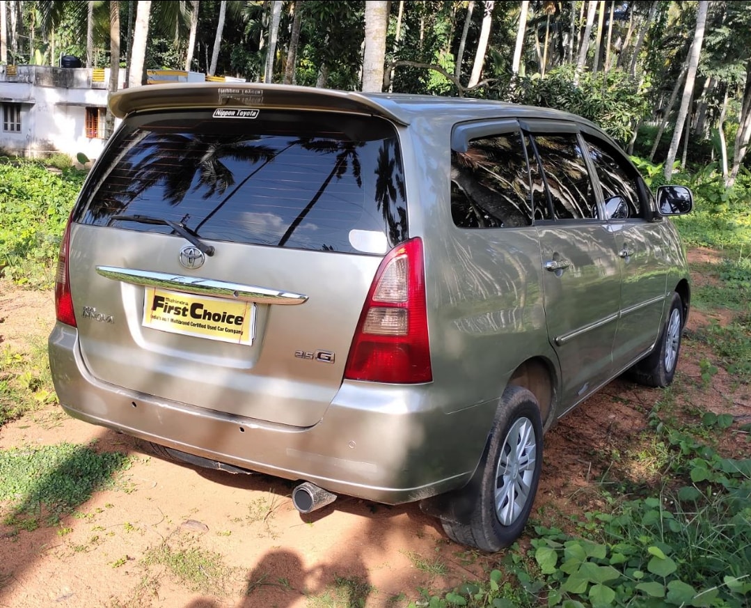 Innova image 12 Innova image 12