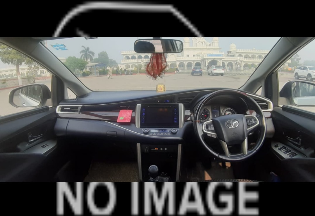 Innova Crysta image 4 Innova Crysta image 4