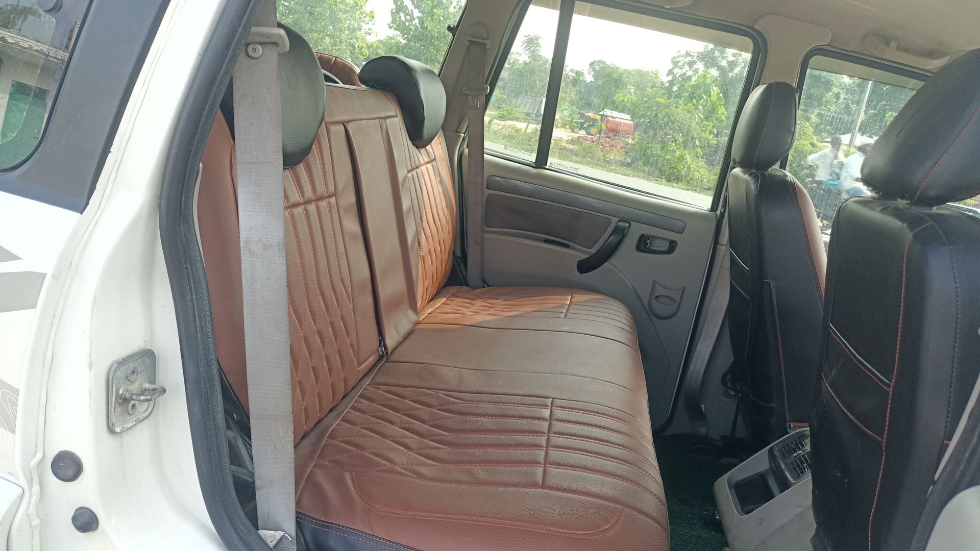 Scorpio image 18 Scorpio image 18