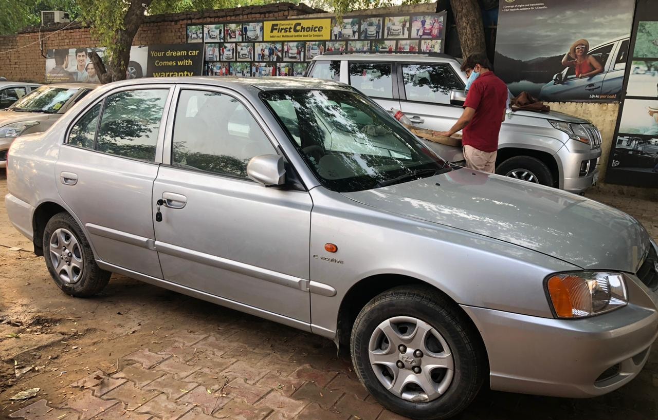 Accent image 1 Accent image 1