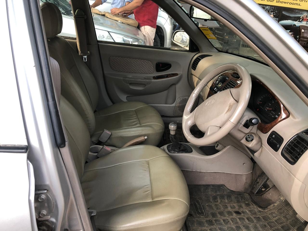 Accent image 7 Accent image 7