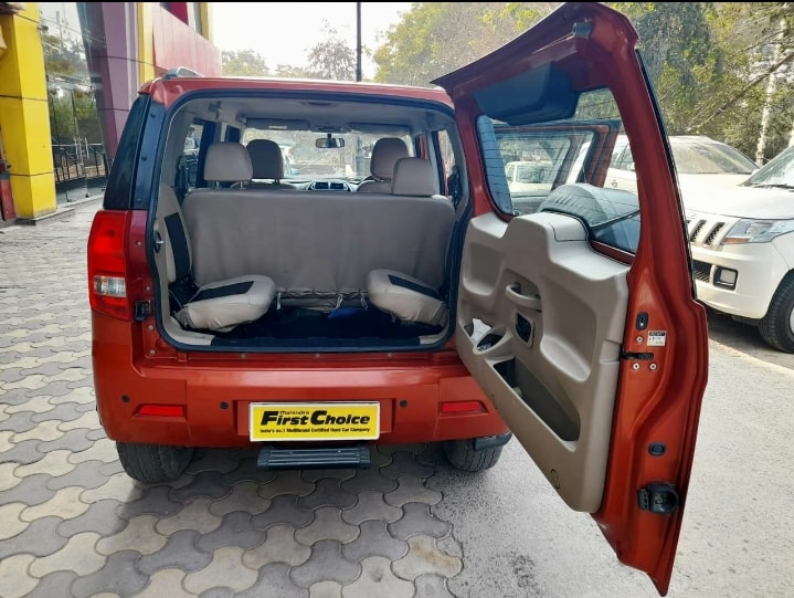 TUV300 image 16 TUV300 image 16