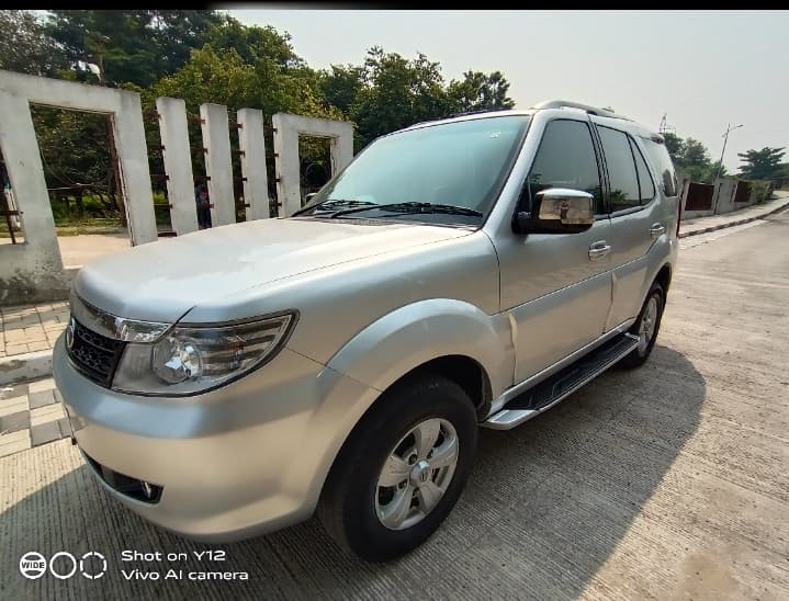 2014 टाटा सफारी स्टॉर्म VX Refreshed 4x4 (400 NM) 2014 टाटा सफारी स्टॉर्म VX Refreshed 4x4 (400 NM)