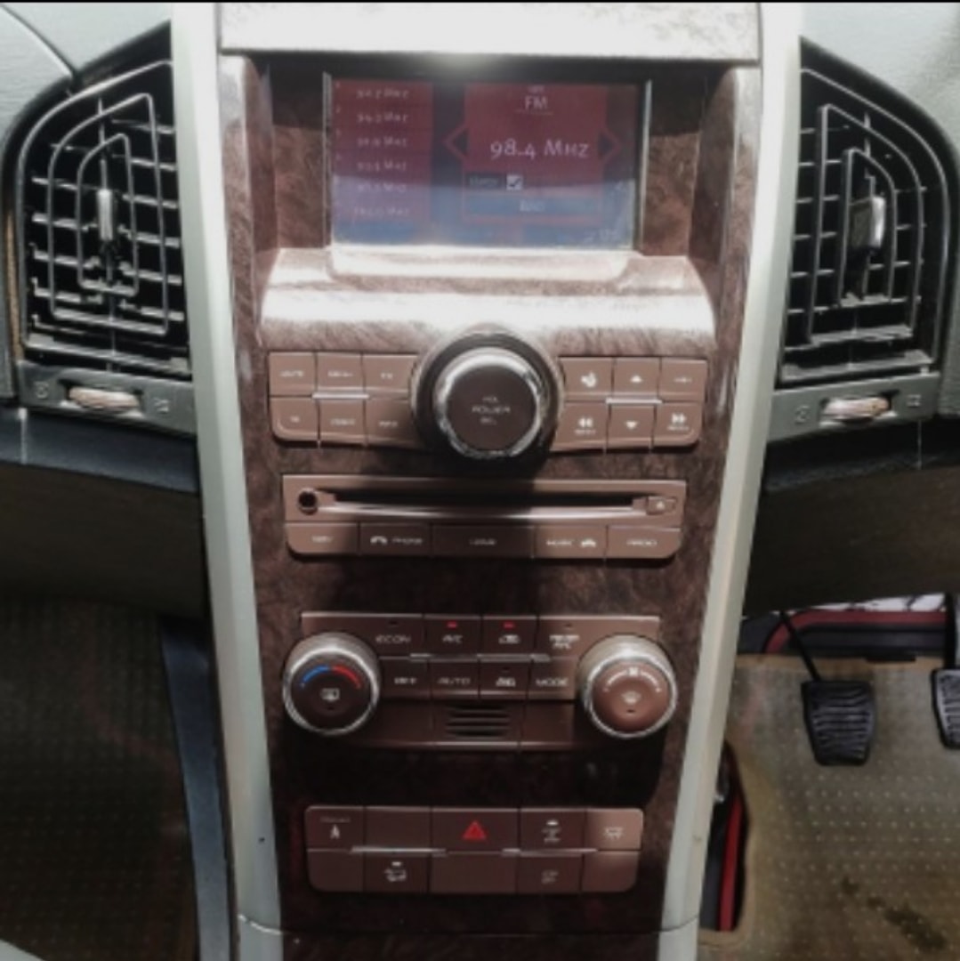 XUV500 image 10 XUV500 image 10