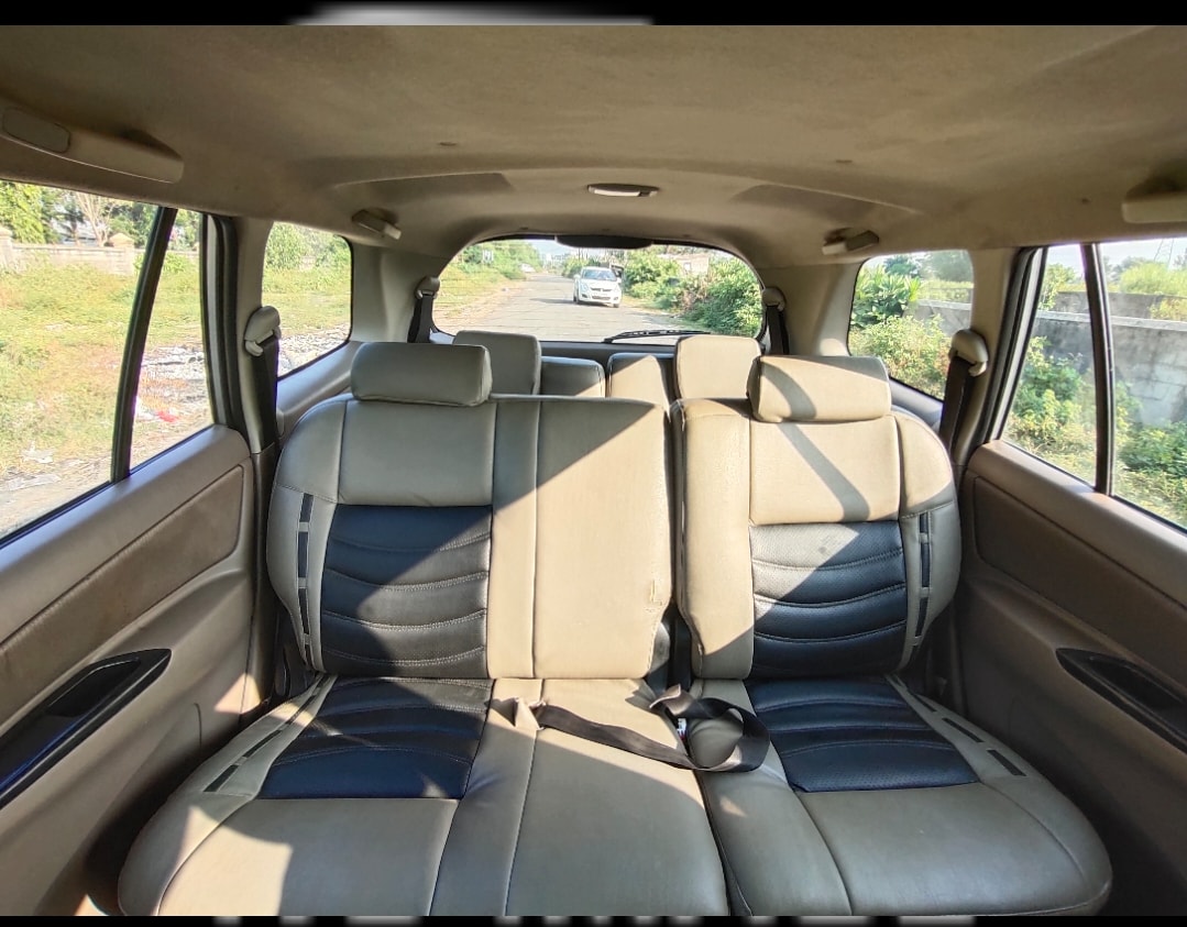 Innova image 10 Innova image 10