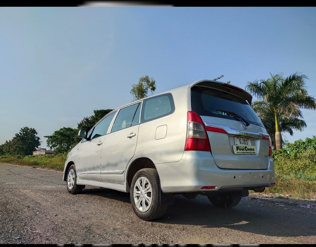 Innova image 5 Innova image 5