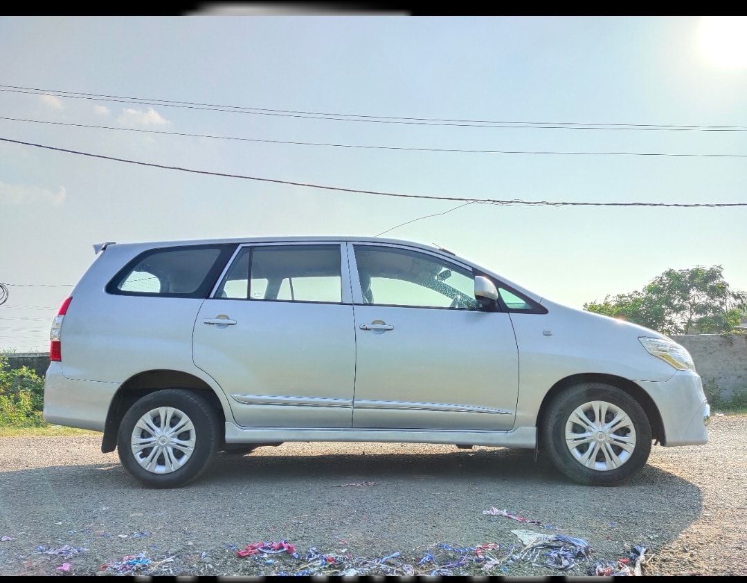 Innova image 7 Innova image 7