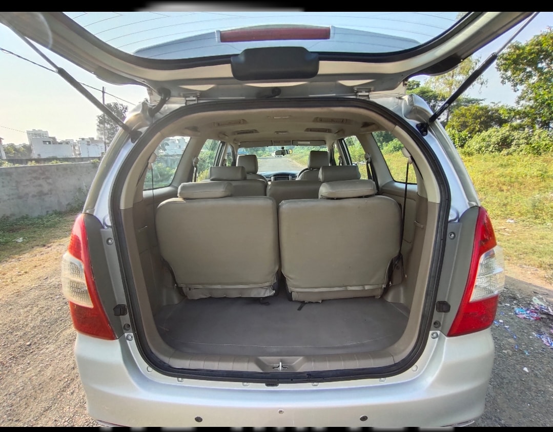 Innova image 8 Innova image 8