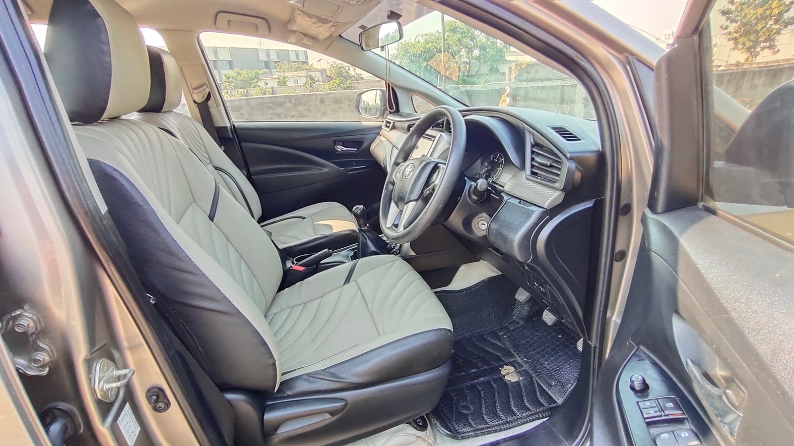 Innova Crysta image 6 Innova Crysta image 6