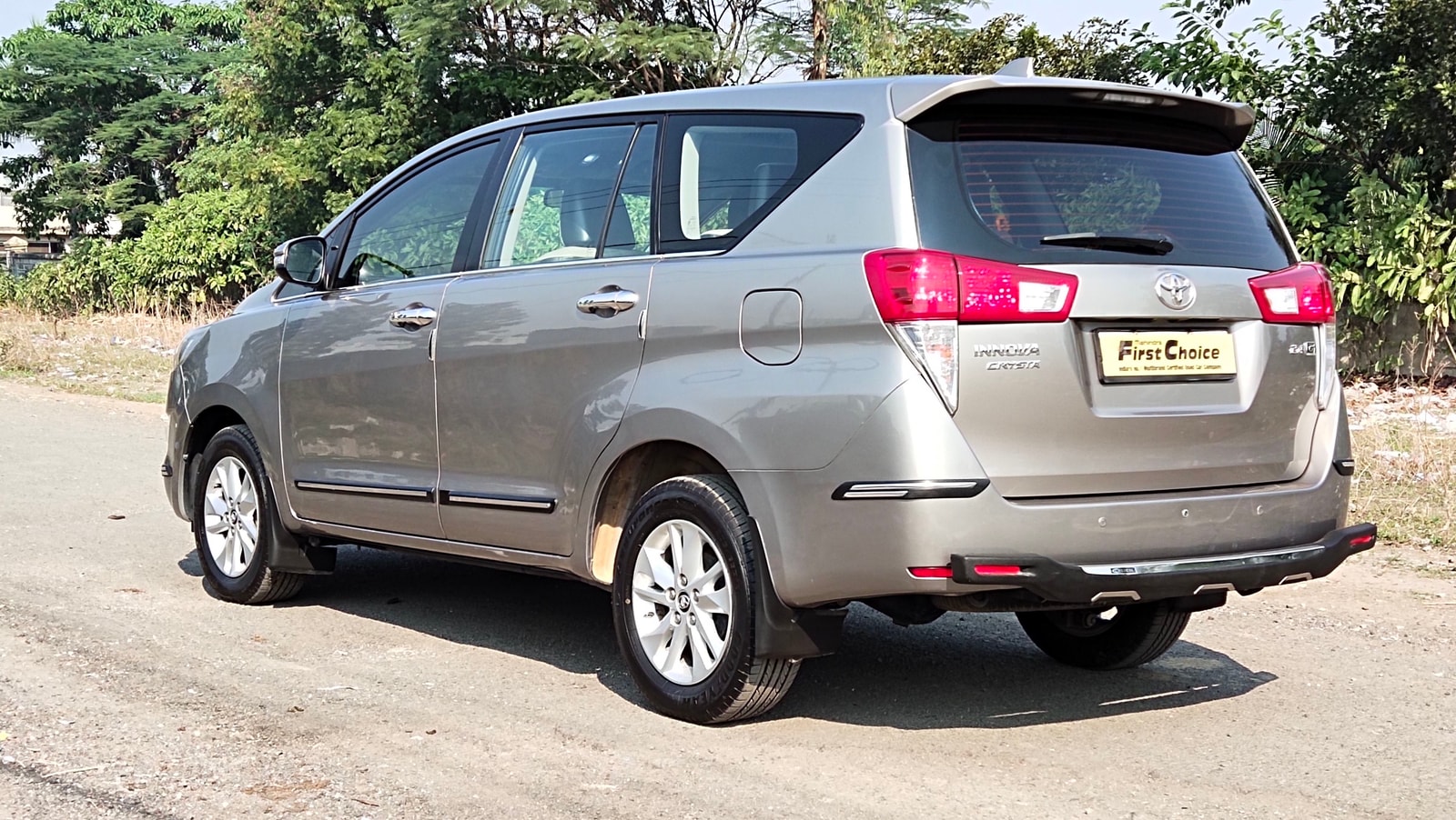 Innova Crysta image 10 Innova Crysta image 10