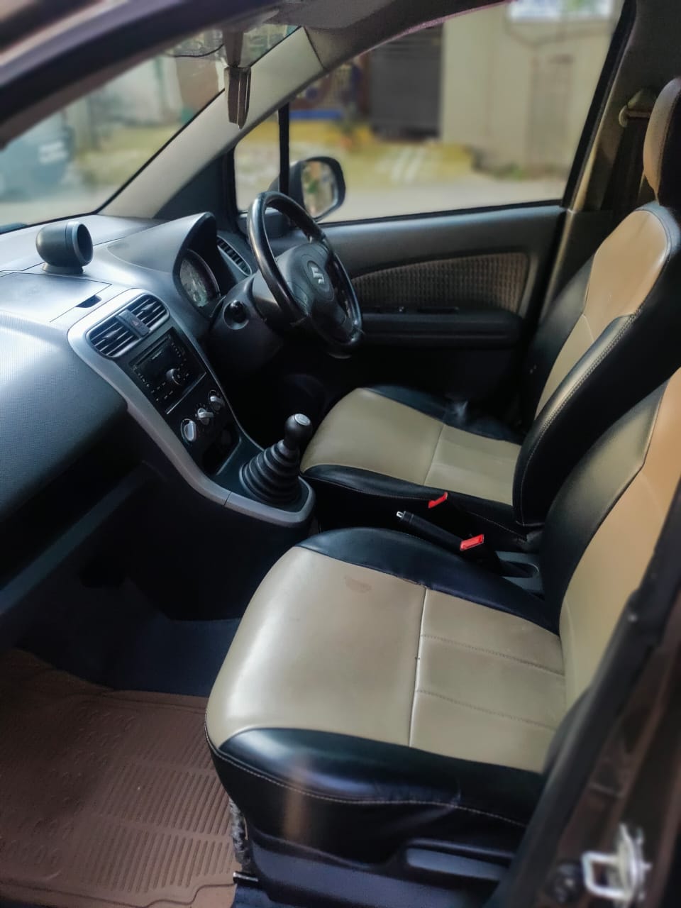 Ritz image 6 Ritz image 6