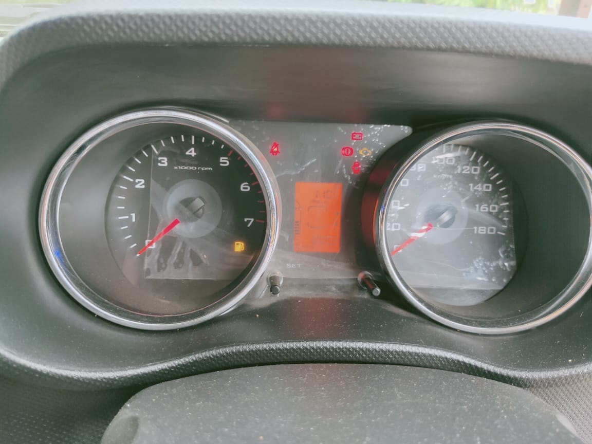 TUV300 Plus image 10 TUV300 Plus image 10