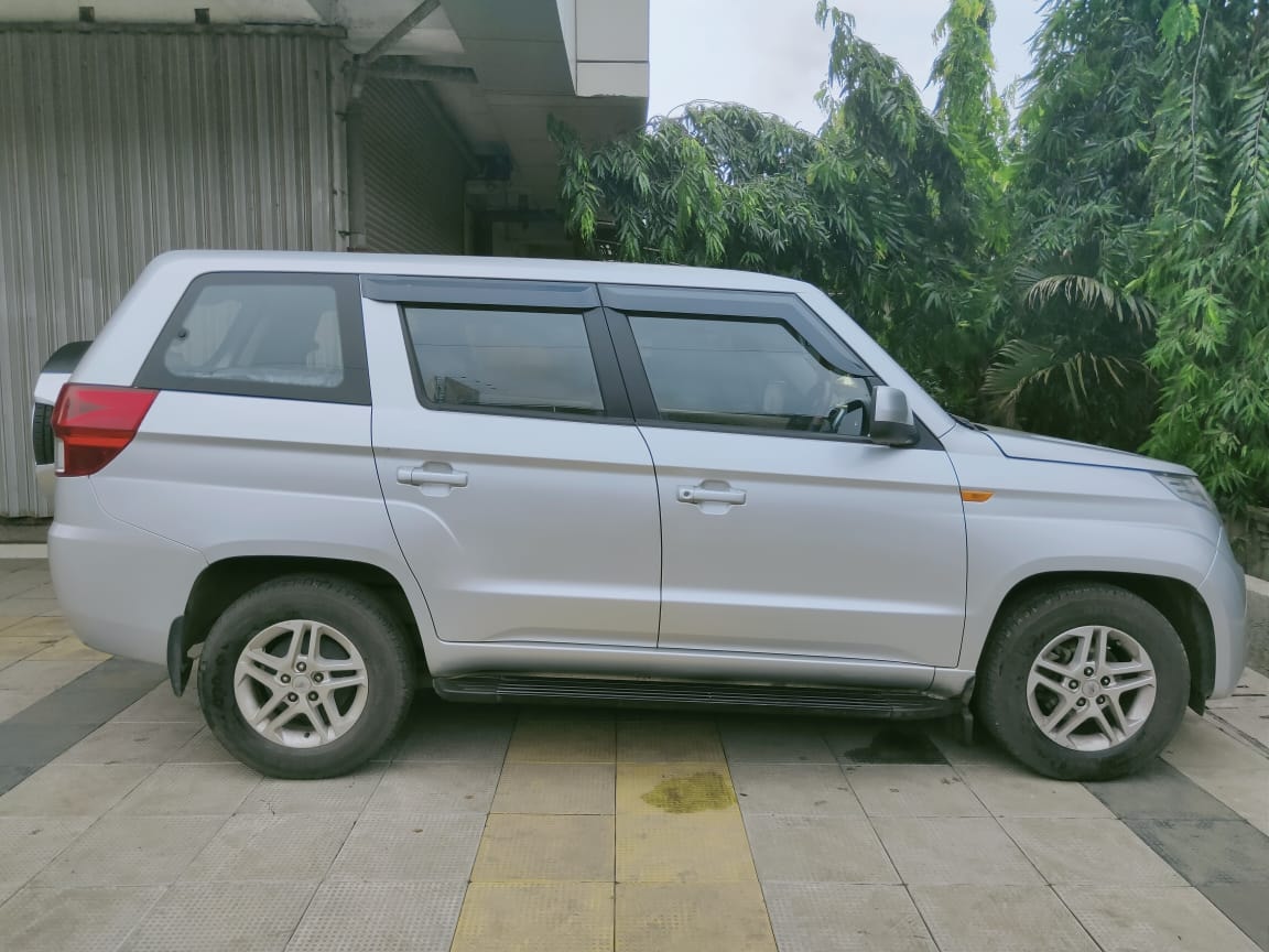 TUV300 Plus image 14 TUV300 Plus image 14