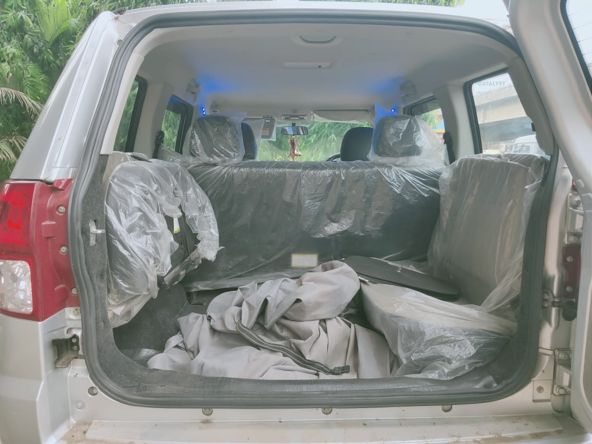 TUV300 Plus image 16 TUV300 Plus image 16