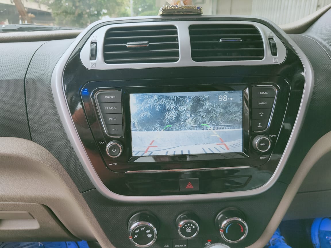 TUV300 Plus image 17 TUV300 Plus image 17