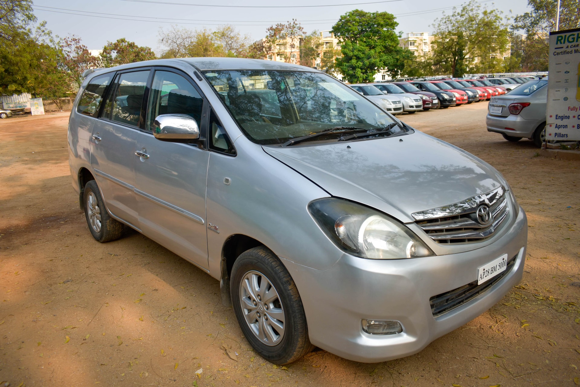Innova image 5 Innova image 5