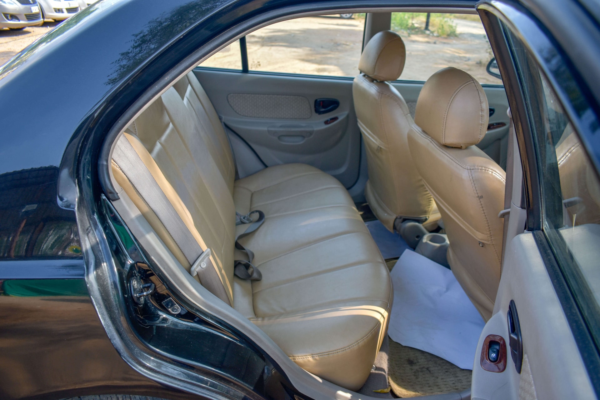 Accent image 2 Accent image 2