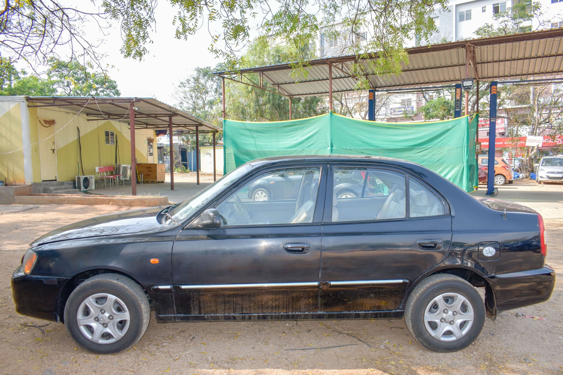 Accent image 9 Accent image 9