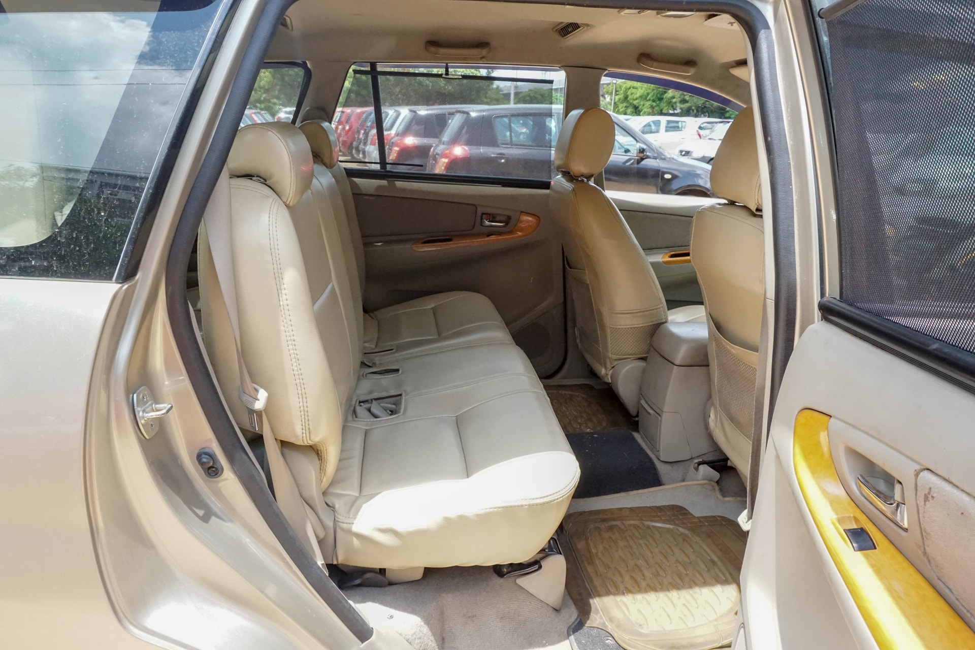 Innova image 2 Innova image 2