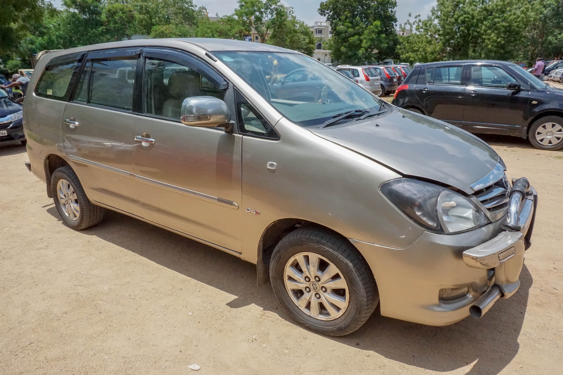 Innova image 5 Innova image 5