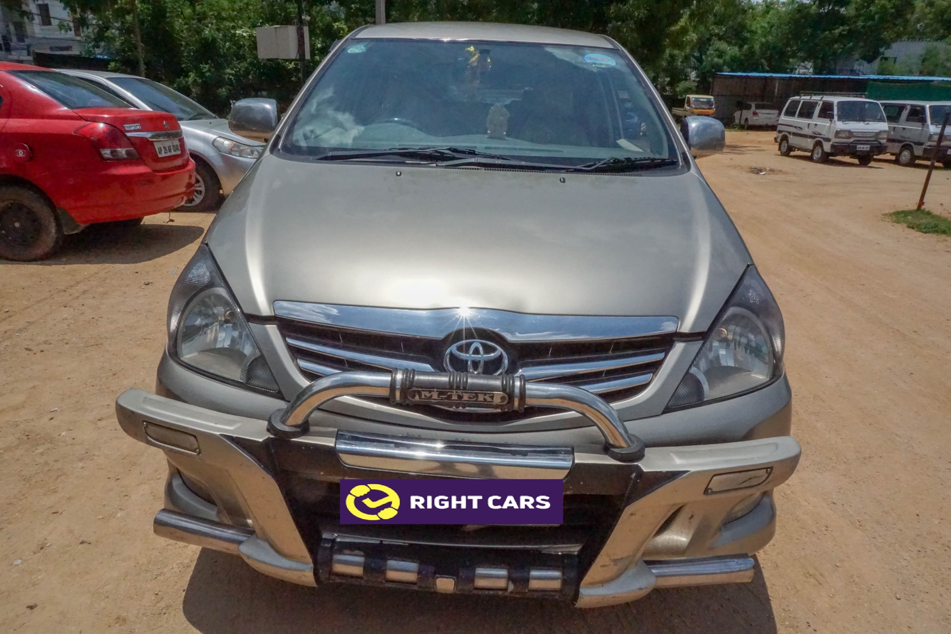 Innova image 8 Innova image 8